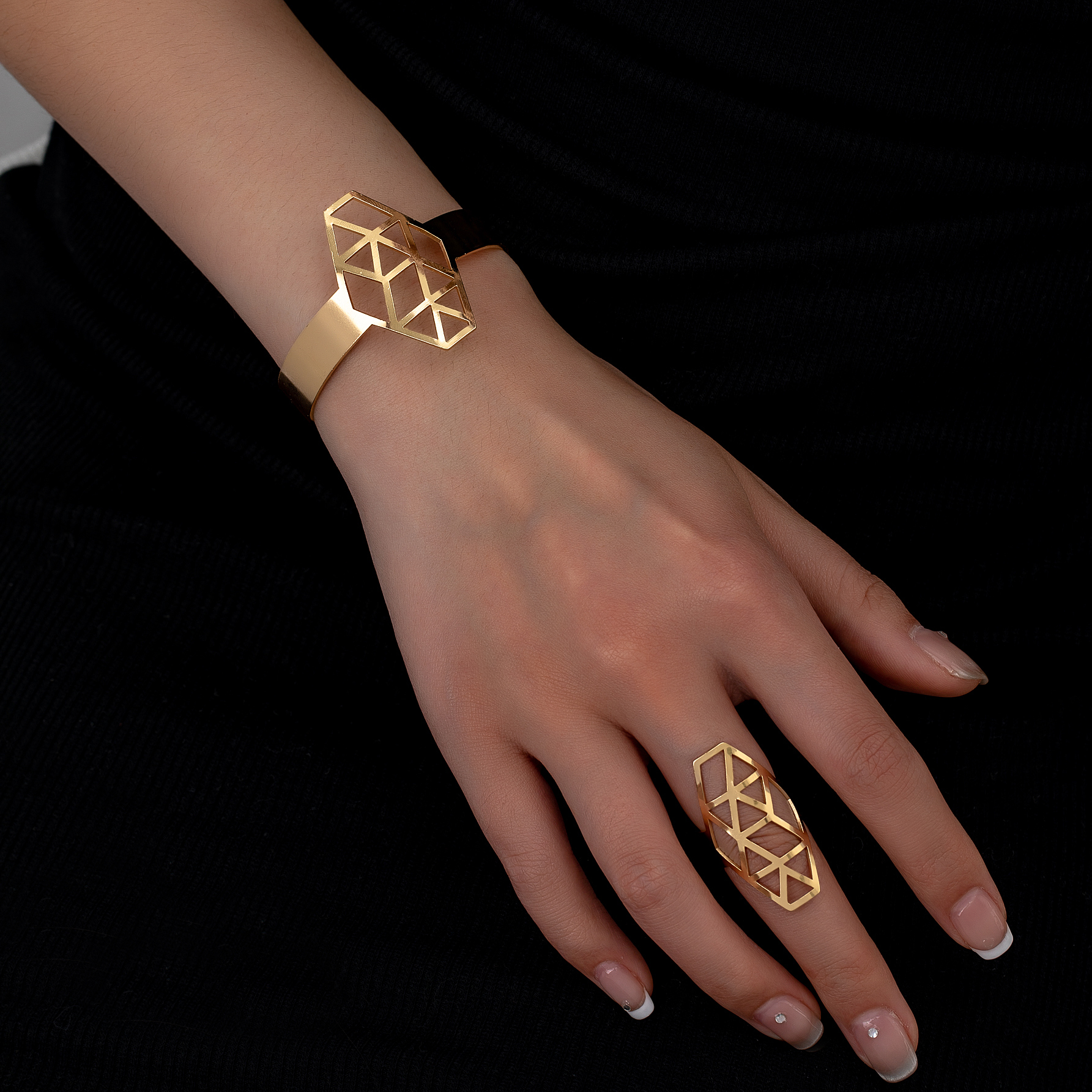 Simple Style Classic Style Solid Color 14K Gold Plated Alloy Wholesale Rings Bracelets display picture 2
