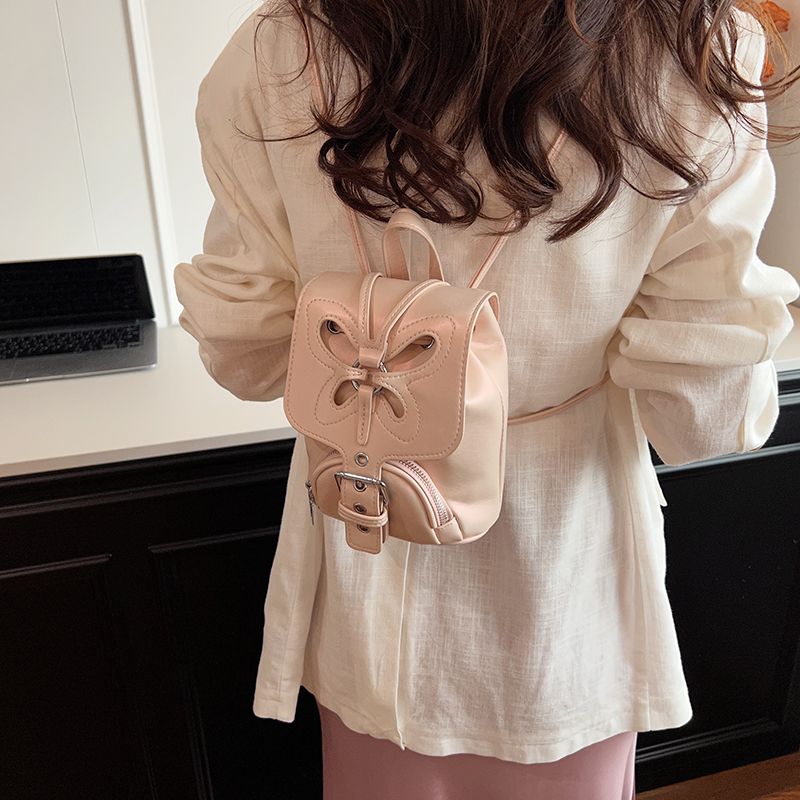 Women's Medium Pu Leather Solid Color Classic Style Sewing Thread Square Zipper Fashion Backpack display picture 14