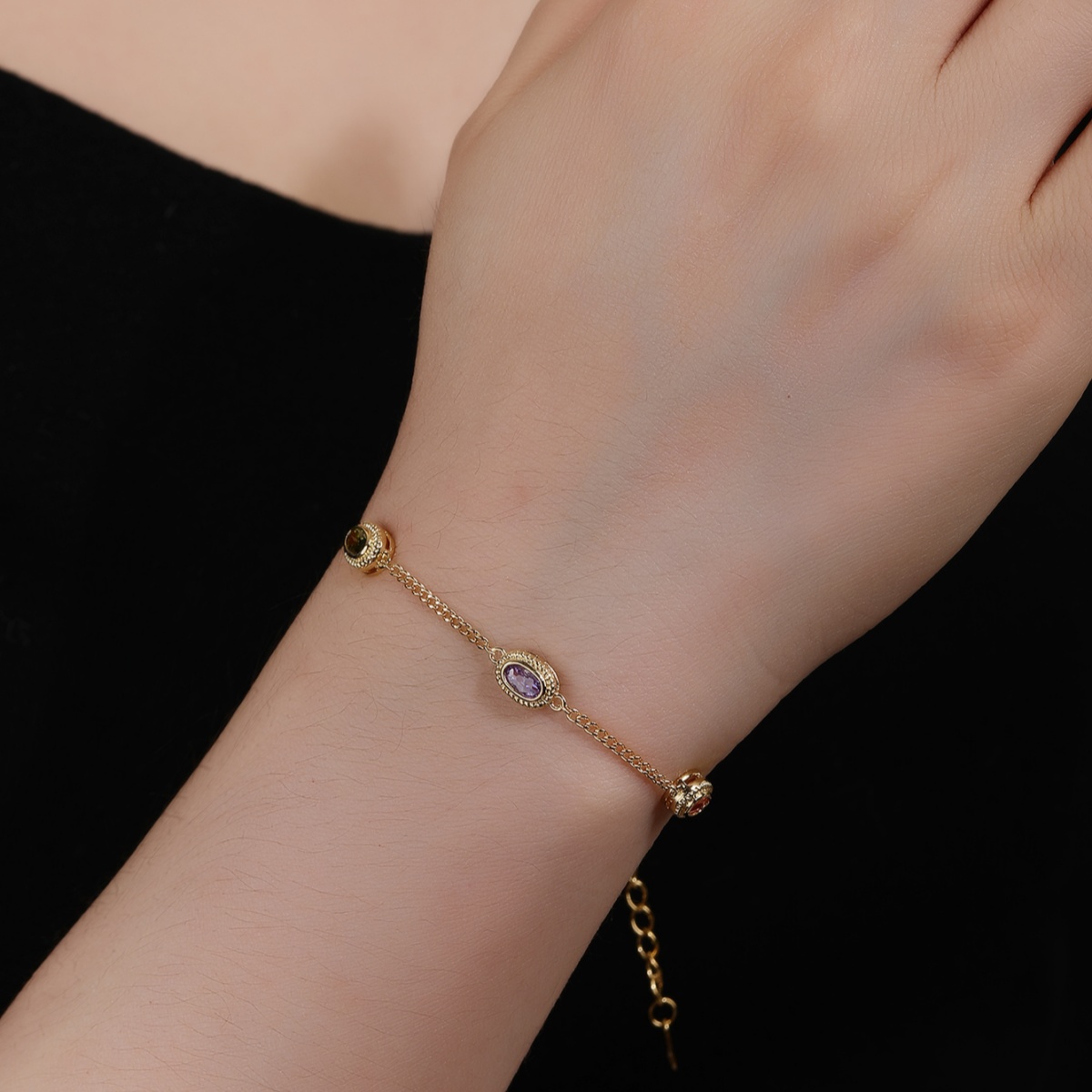 Copper 18K Gold Plated Elegant Shiny Plating Inlay Solid Color Zircon Bracelets display picture 1