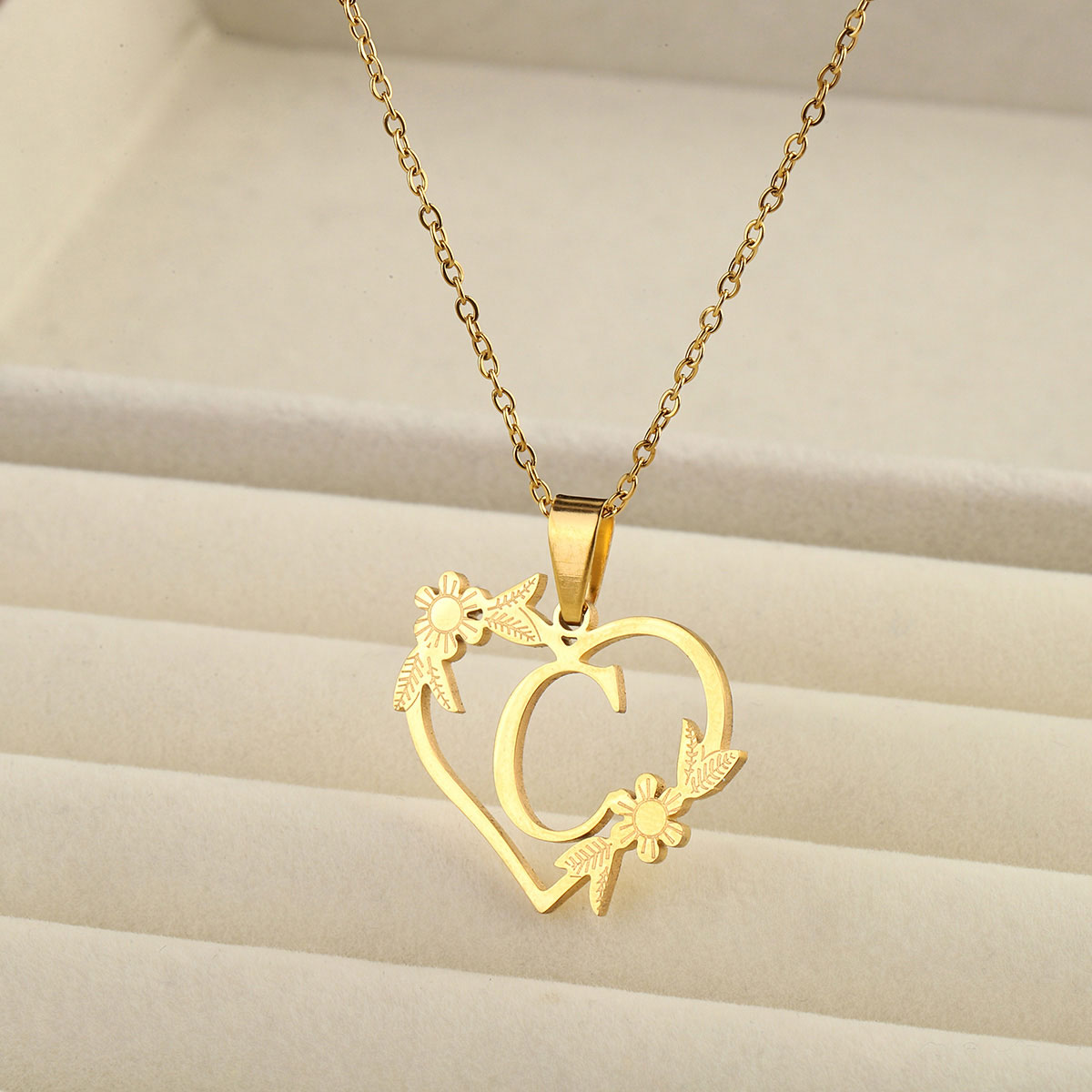 201 Stainless Steel 18K Gold Plated Simple Style Classic Style Plating Letter Heart Shape Pendant Necklace display picture 6
