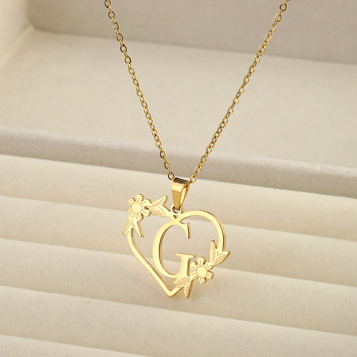201 Stainless Steel 18K Gold Plated Simple Style Classic Style Plating Letter Heart Shape Pendant Necklace display picture 20