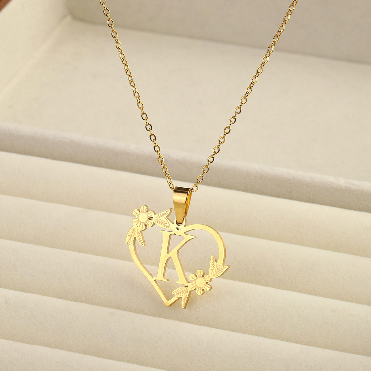 201 Stainless Steel 18K Gold Plated Simple Style Classic Style Plating Letter Heart Shape Pendant Necklace display picture 28