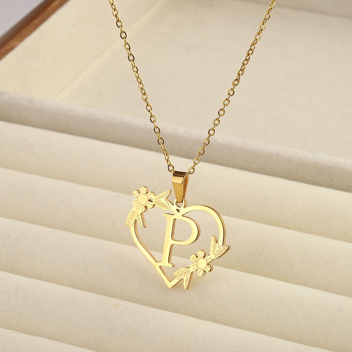 201 Stainless Steel 18K Gold Plated Simple Style Classic Style Plating Letter Heart Shape Pendant Necklace display picture 17
