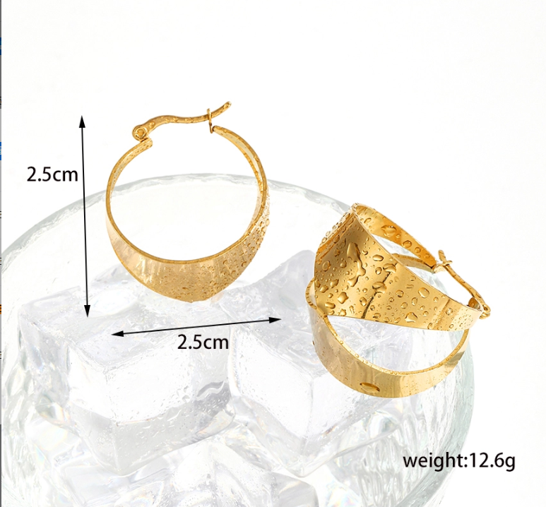 1 Pair Cool Style Solid Color Cutting 304 Stainless Steel 18K Gold Plated Hoop Earrings display picture 1