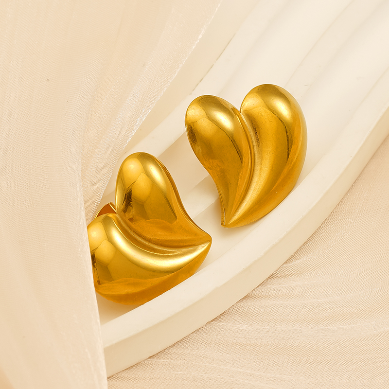 1 Piece Simple Style Classic Style Round Heart Shape Plating 304 Stainless Steel 18K Gold Plated Ear Studs display picture 13