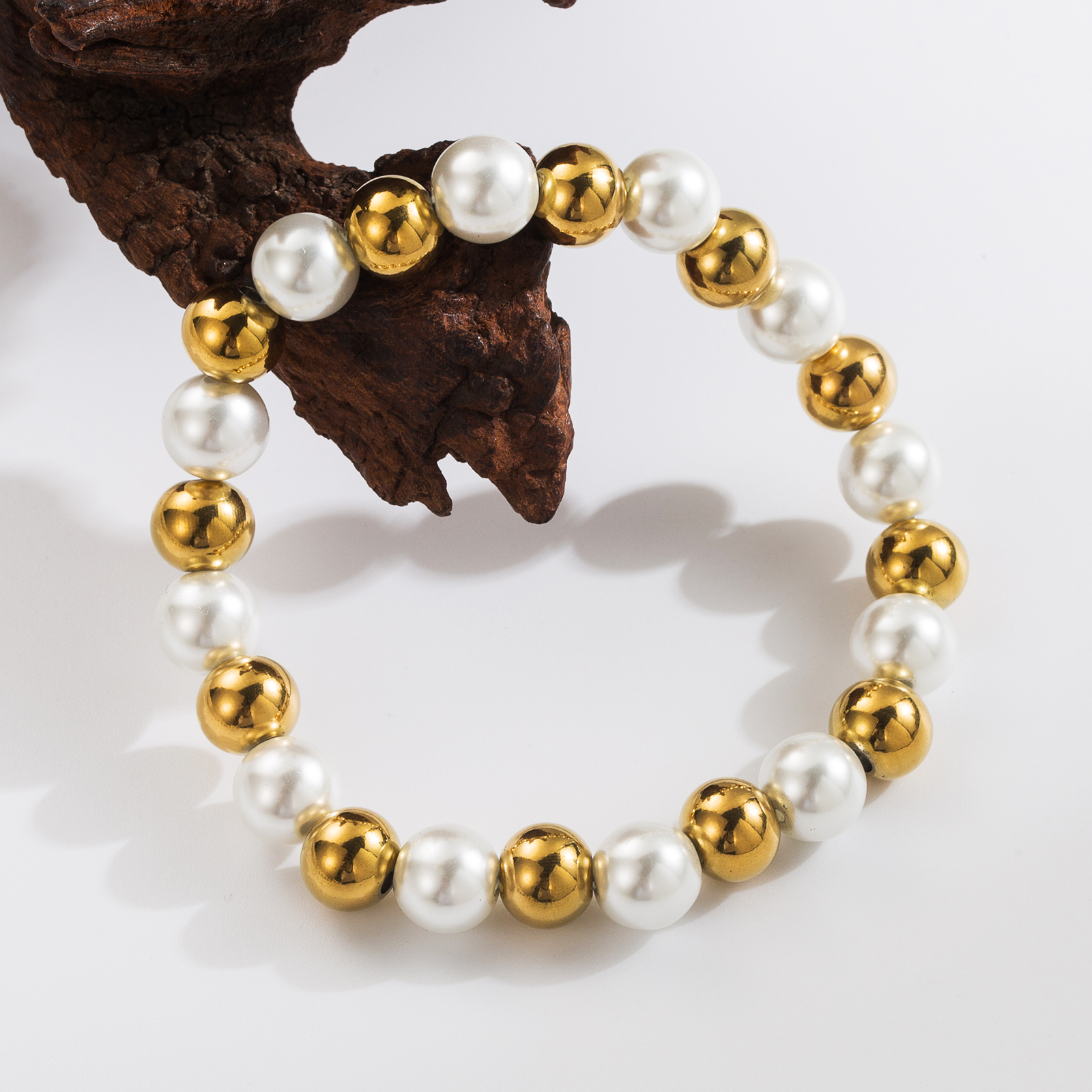 Basic Commute Solid Color 304 Stainless Steel Artificial Pearl 18K Gold Plated Artificial Pearls Bracelets In Bulk display picture 7