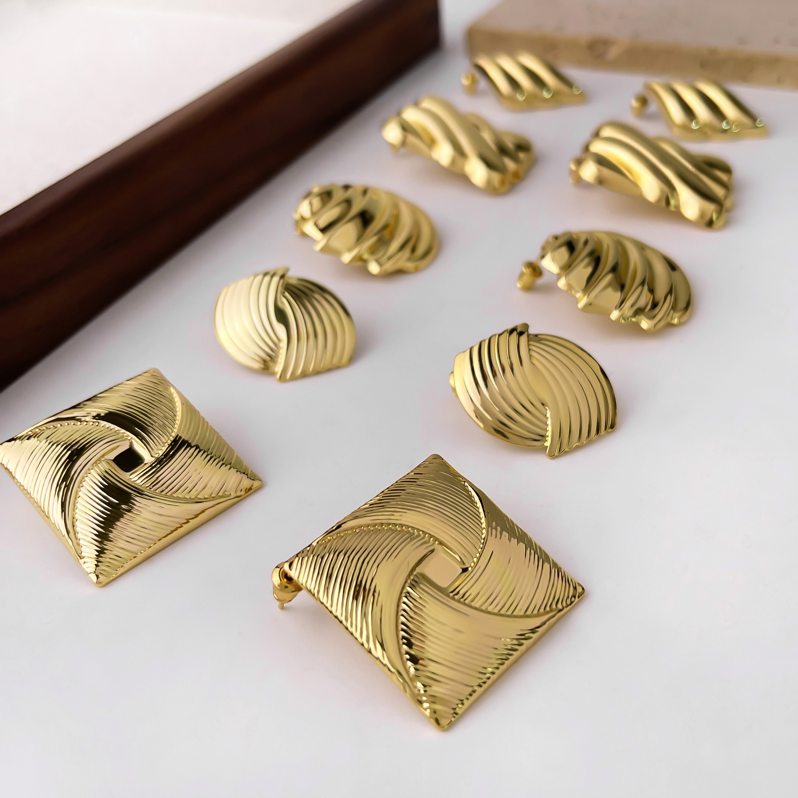 1 Pair Retro Simple Style Geometric Plating Copper 18K Gold Plated Ear Studs display picture 8