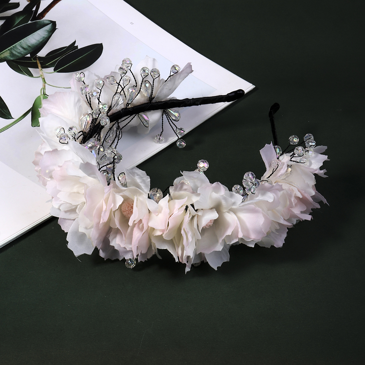 Frau Hochzeit Süss Blume Künstlicher Kristall Tuch Perlen Blumen Haarband display picture 7