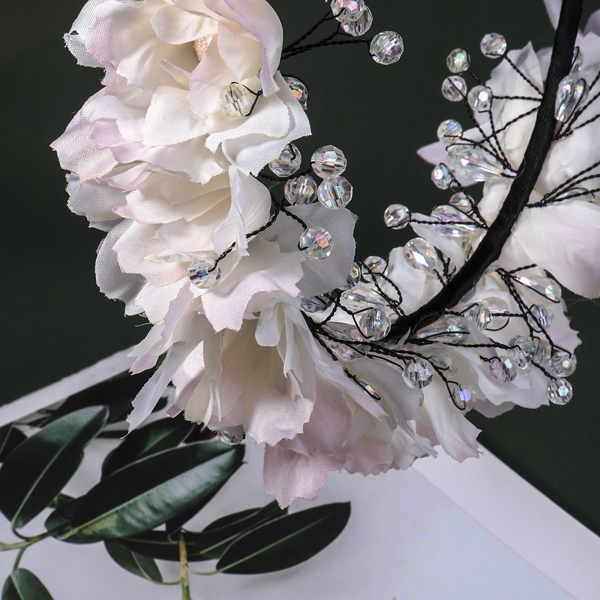 Frau Hochzeit Süss Blume Künstlicher Kristall Tuch Perlen Blumen Haarband display picture 10