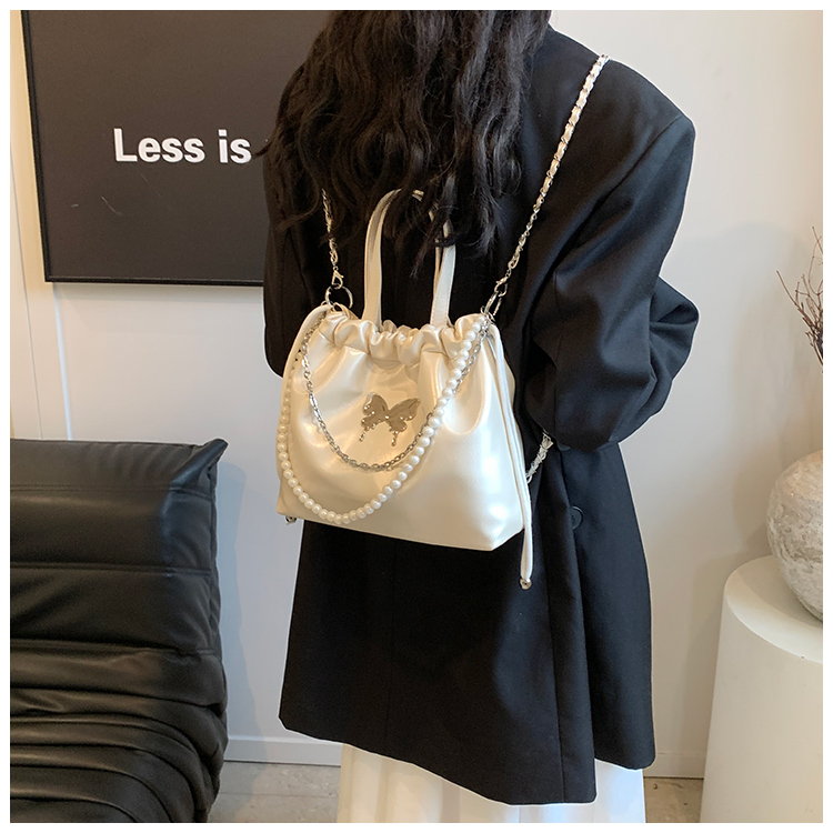 Women's Medium Pu Leather Solid Color Bow Knot Streetwear Square Magnetic Buckle Fashion Backpack display picture 10