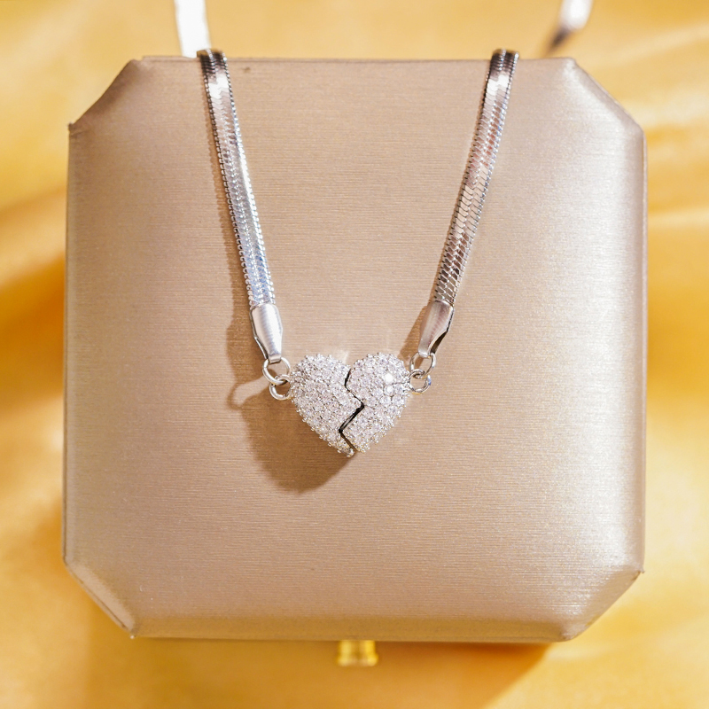 Wholesale Elegant Heart Shape 304 Stainless Steel Copper Plating Inlay 18K Gold Plated K Gold Plated Zircon Pendant Necklace display picture 7