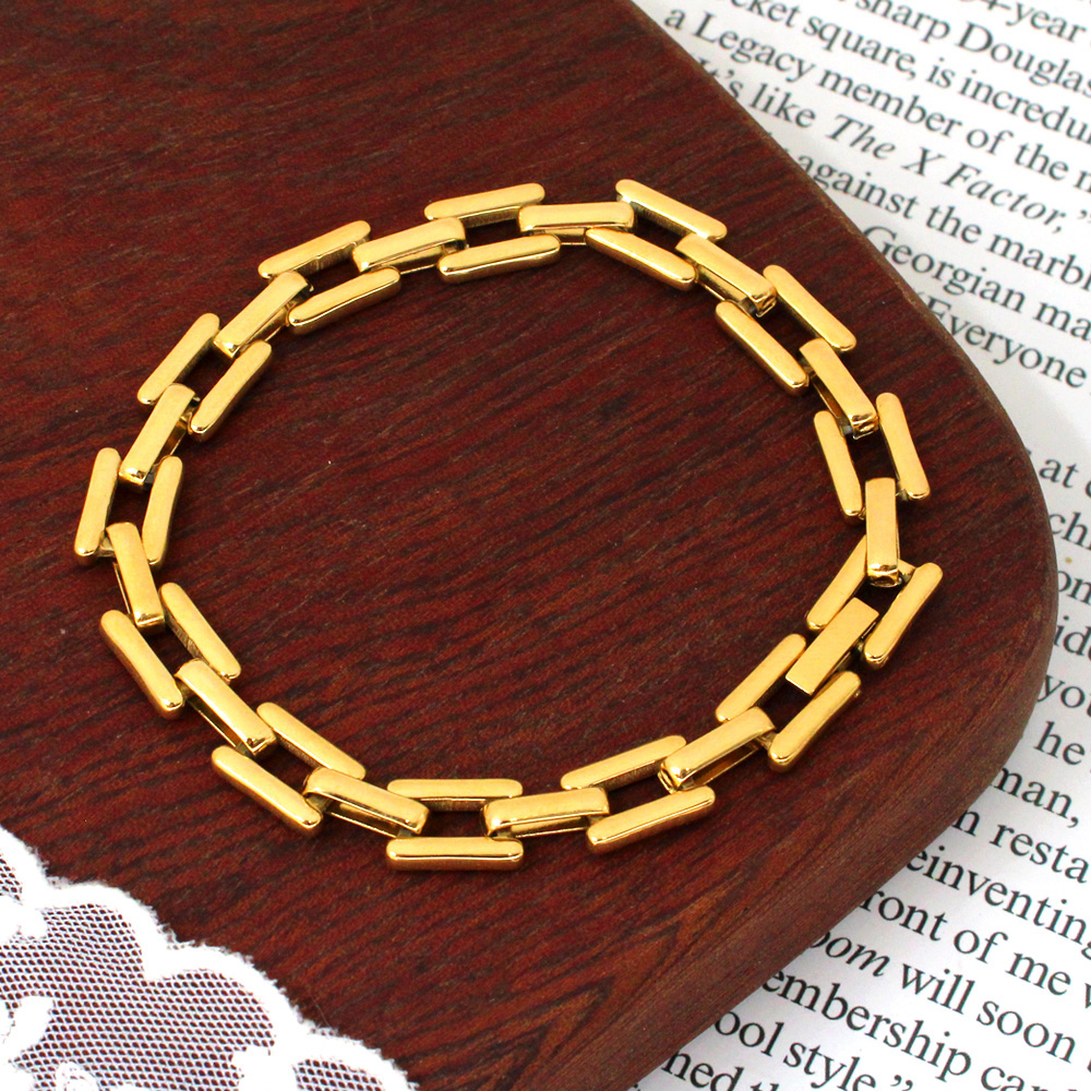 304 Stainless Steel 18K Gold Plated Vacation Solid Color Bracelets Necklace display picture 11