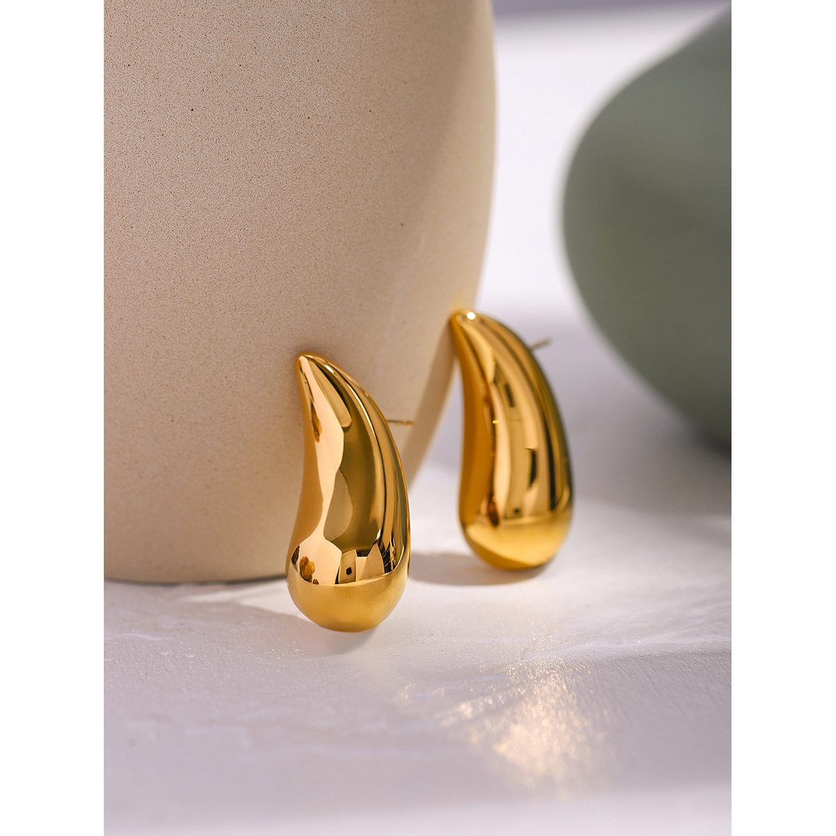 1 Pair Simple Style Classic Style Water Droplets Plating 316 Stainless Steel  18K Gold Plated Ear Studs display picture 14