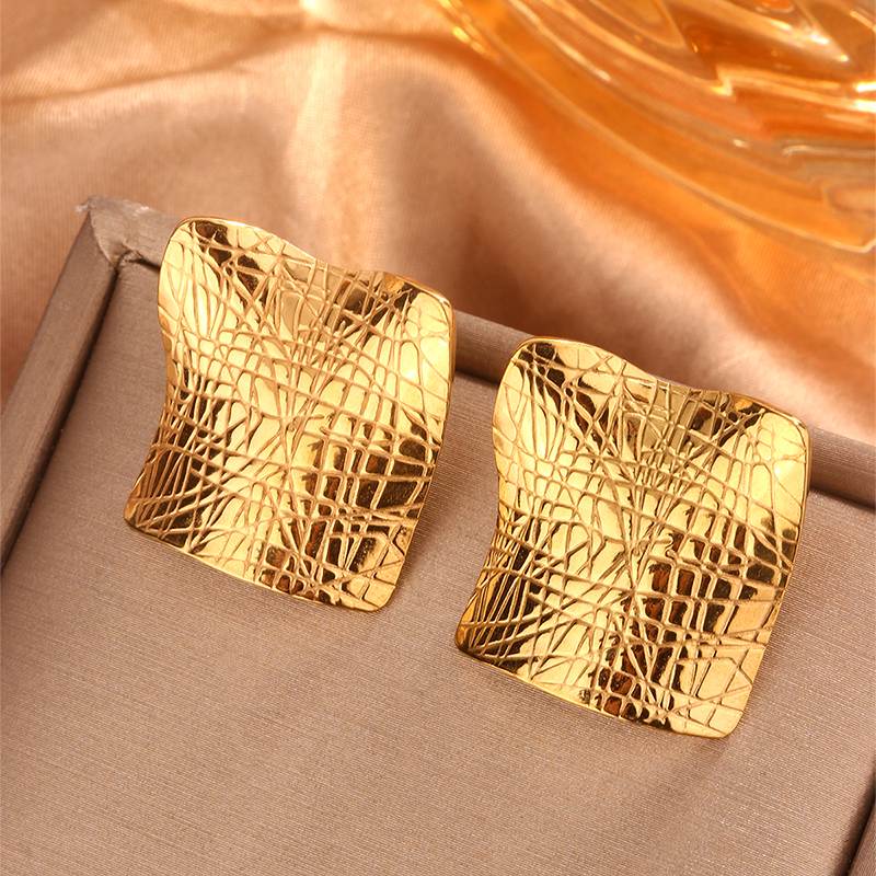 1 Pair Simple Style Sector Leaves Heart Shape Pleated 304 Stainless Steel 18K Gold Plated Ear Studs display picture 8