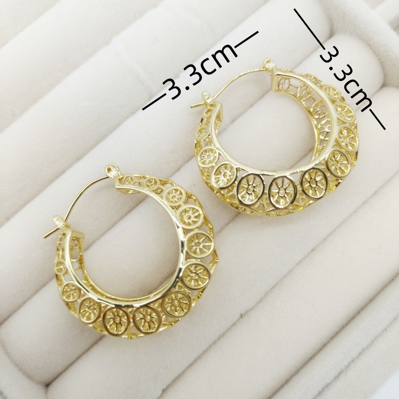 1 Pair Elegant Lady Streetwear Flower Alloy 18K Gold Plated Hoop Earrings display picture 6