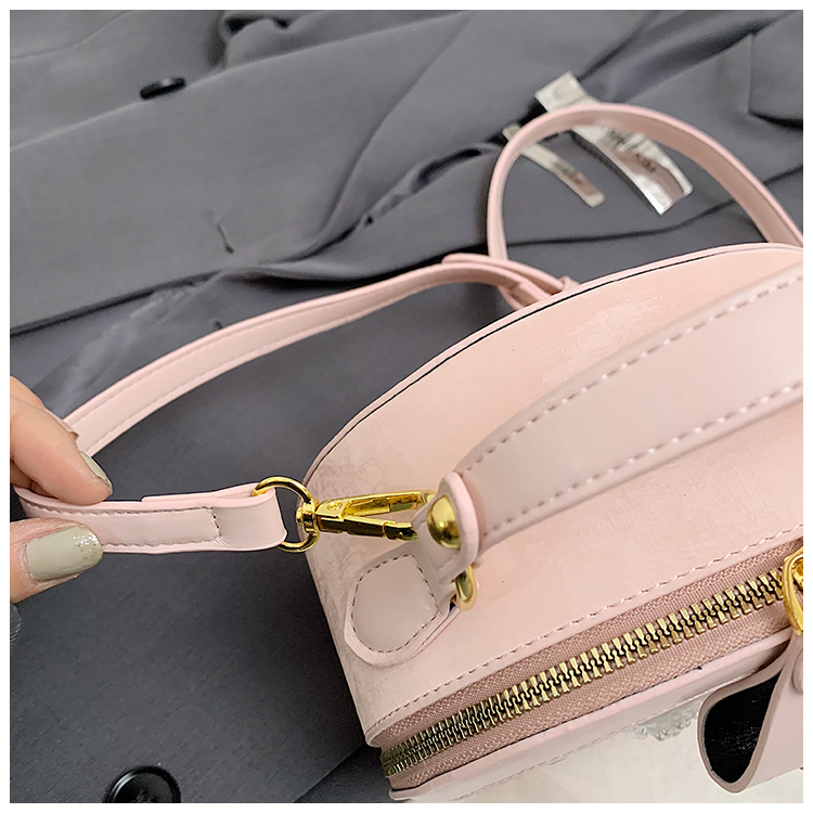 Women's Pu Leather Printing Solid Color Elegant Zipper Handbag display picture 4