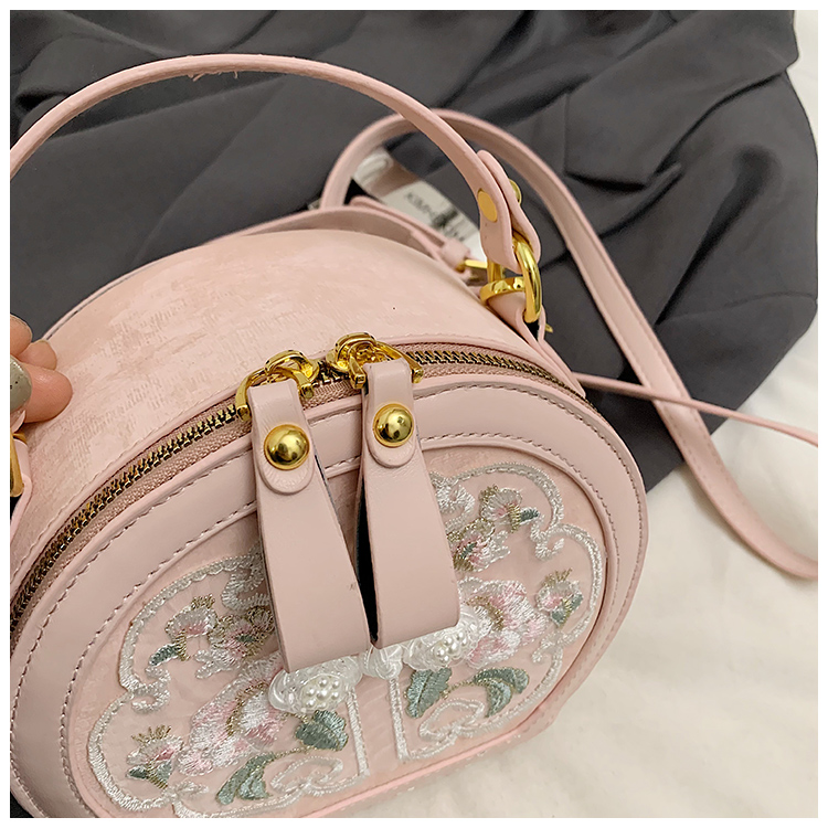 Women's Pu Leather Printing Solid Color Elegant Zipper Handbag display picture 5