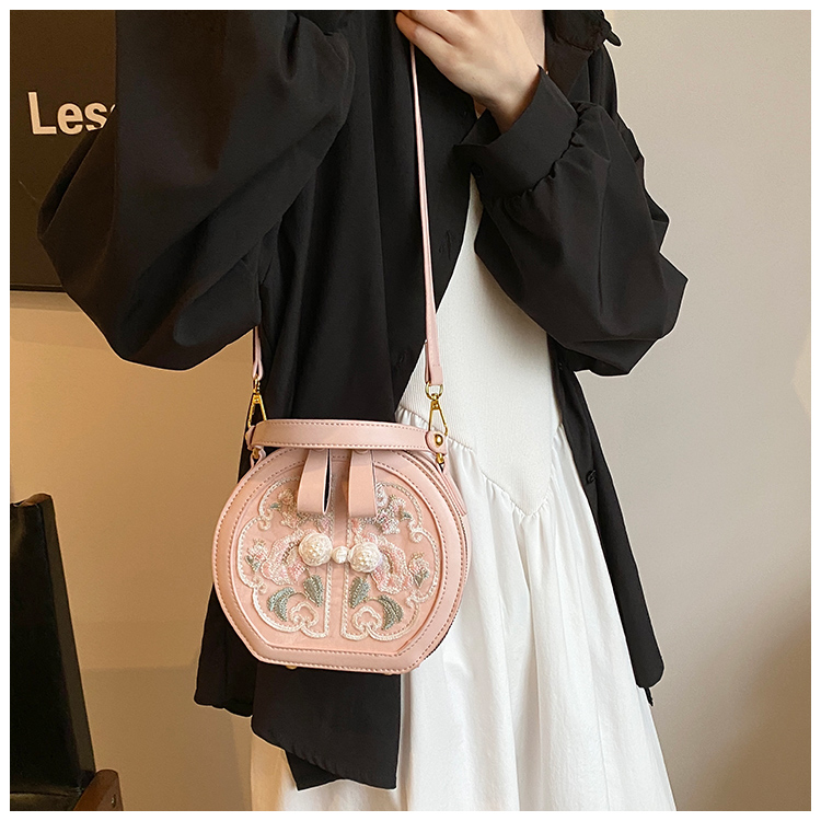 Women's Pu Leather Printing Solid Color Elegant Zipper Handbag display picture 10