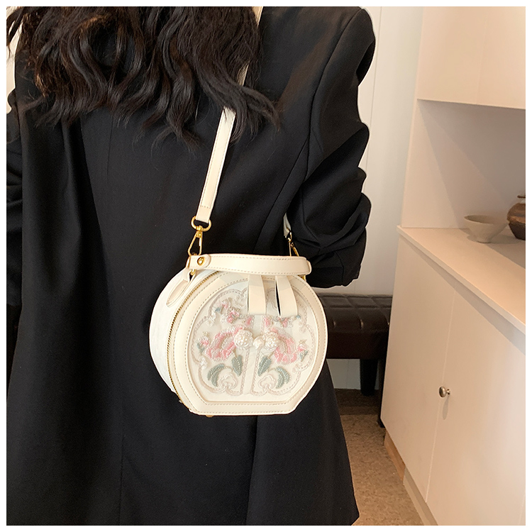 Women's Pu Leather Printing Solid Color Elegant Zipper Handbag display picture 13