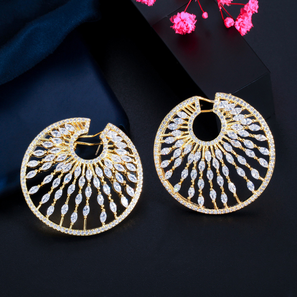 1 Pair Vintage Style Vacation Artistic Circle Hollow Out Inlay Copper Zircon Earrings display picture 4