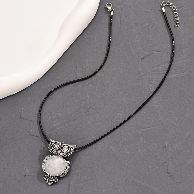 IG Style Cute Owl Alloy Leather Rope Plating Inlay Natural Stone Rhinestones Women's Pendant Necklace display picture 3
