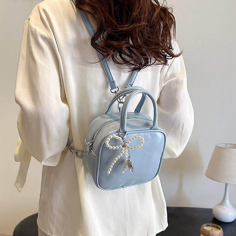 Women's Pu Leather Heart Shape Bow Knot Cute Sewing Thread Zipper Handbag Crossbody Bag display picture 12