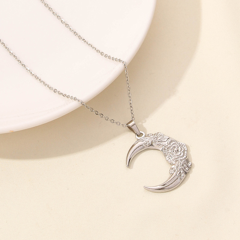 304 Stainless Steel IG Style Plating Hollow Out Star Moon Pendant Necklace display picture 6