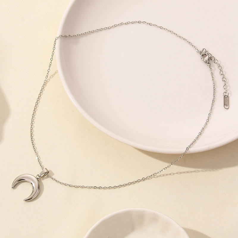 304 Stainless Steel Casual Simple Style Plating Sun Star Moon Pendant Necklace display picture 11