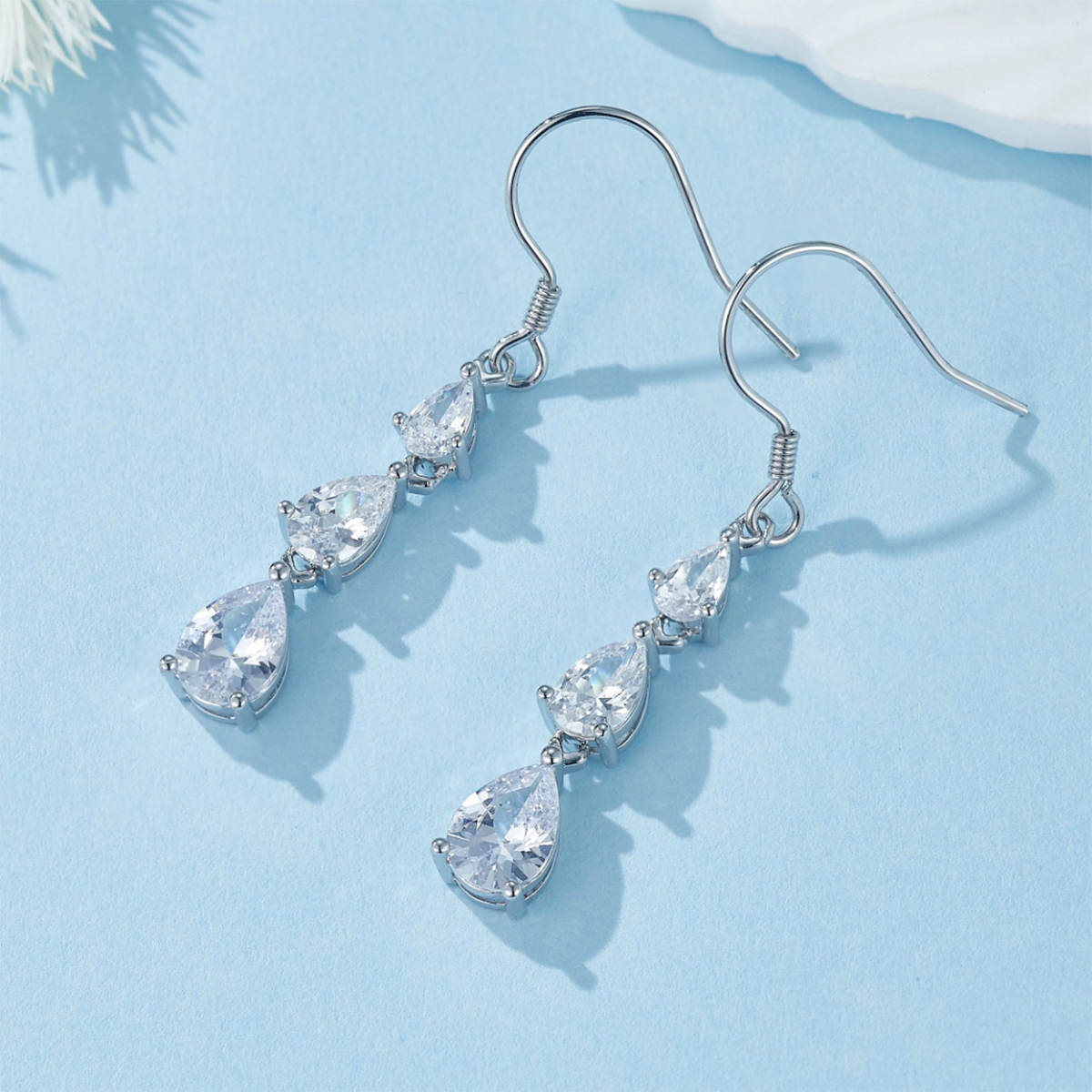 1 Pair Elegant Lady Modern Style Water Droplets Inlay Sterling Silver Zircon Drop Earrings display picture 3