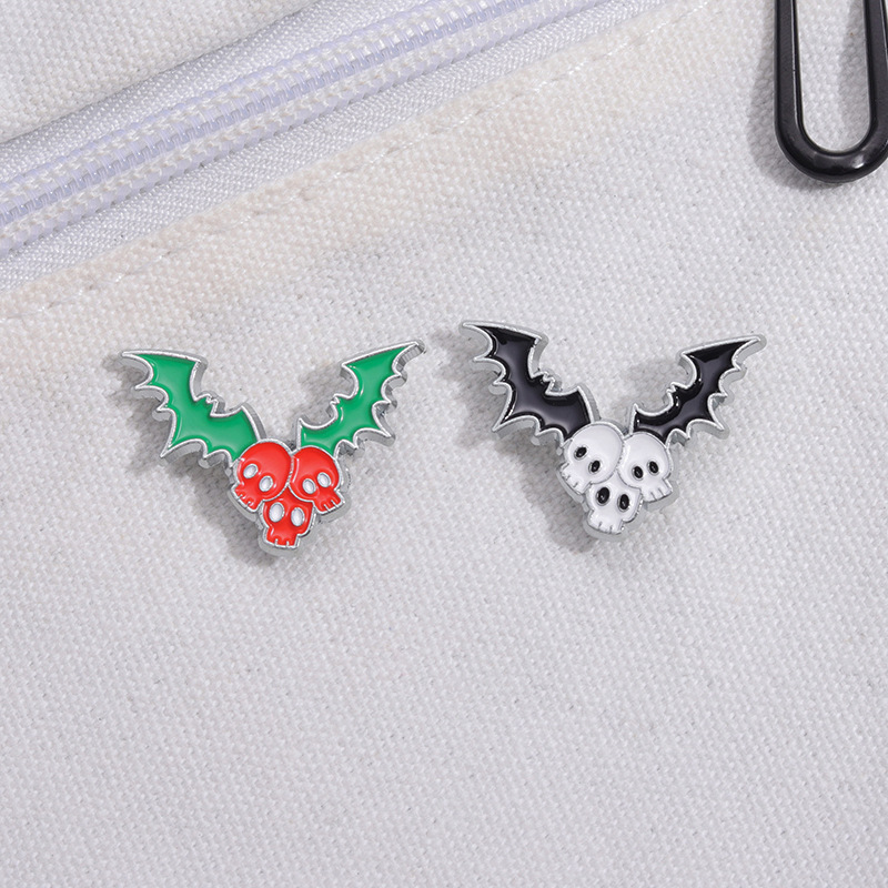 Cartoon Style Cute Cowboy Style Animal Bat Skull Alloy Stamping Stoving Varnish Women's Brooches display picture 6
