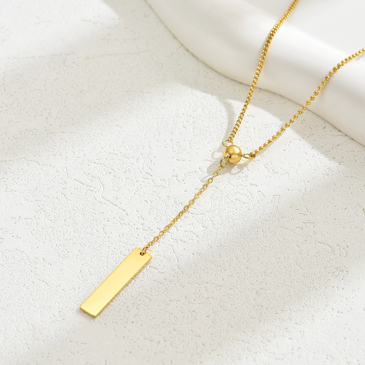304 Stainless Steel 18K Gold Plated Basic Classic Style Commute Solid Color Rectangle Pendant Necklace display picture 3