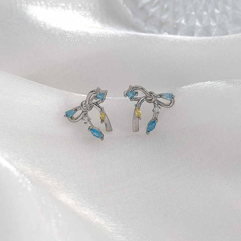 1 Pair Simple Style Shiny Bow Knot Inlay Copper Zircon Ear Studs display picture 2