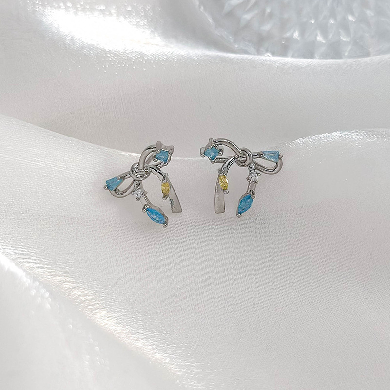 1 Pair Simple Style Shiny Bow Knot Inlay Copper Zircon Ear Studs display picture 3