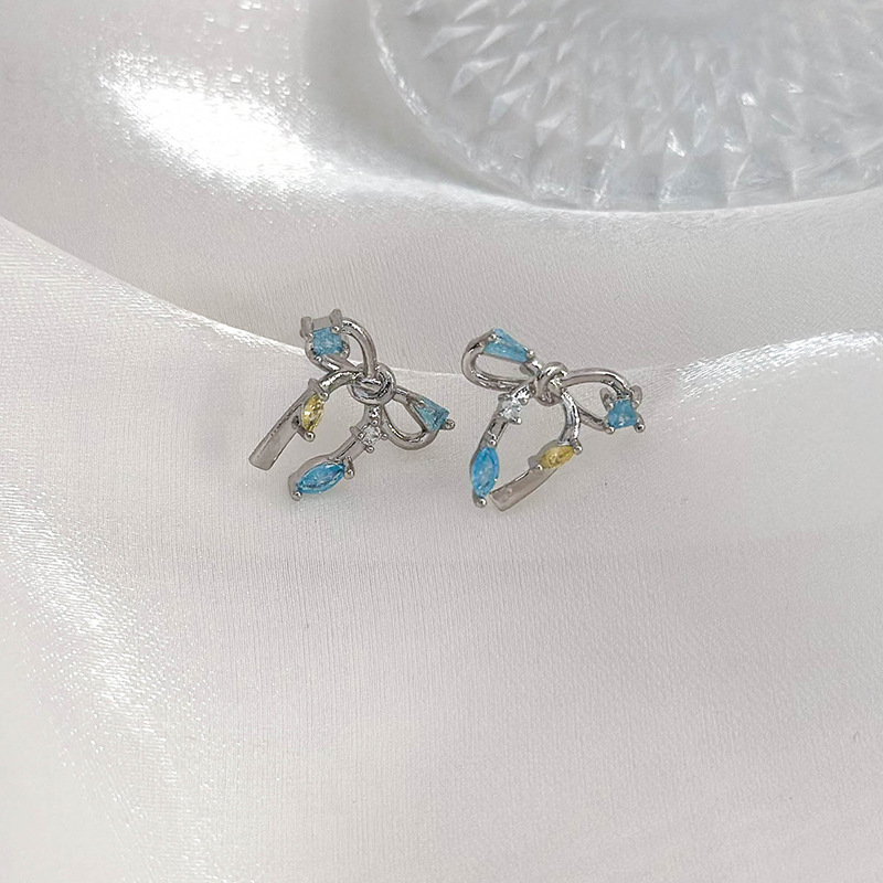 1 Pair Simple Style Shiny Bow Knot Inlay Copper Zircon Ear Studs display picture 4