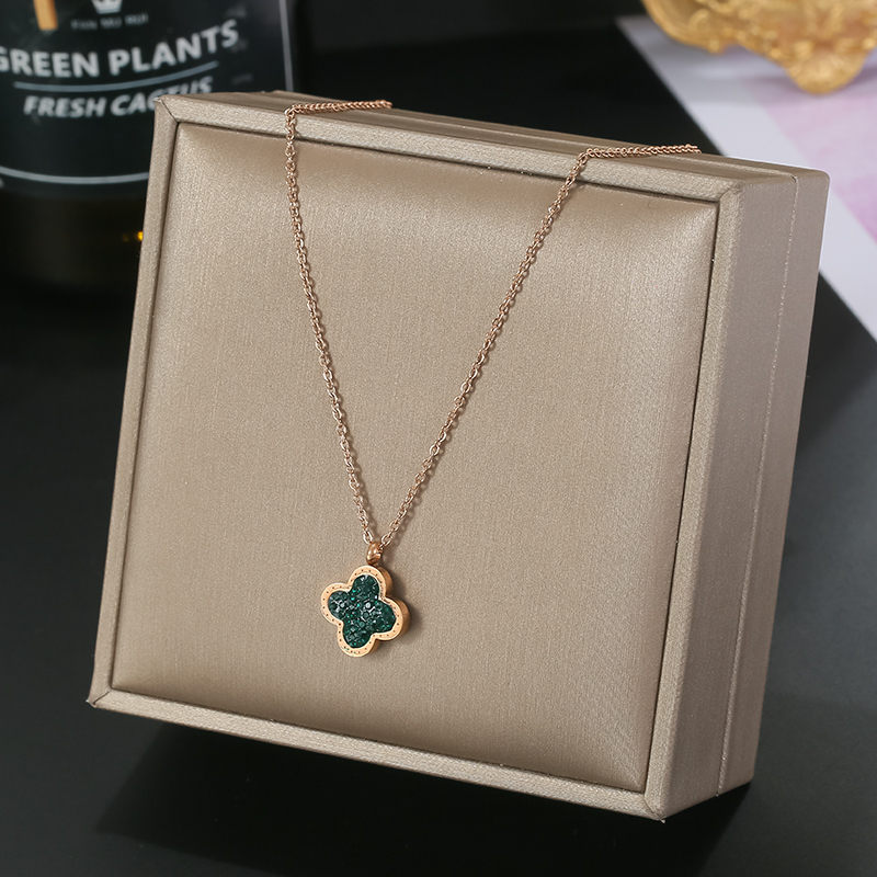 304 Stainless Steel IG Style Simple Style Plating Inlay Four Leaf Clover Round Heart Shape Shell Zircon Pendant Necklace display picture 9