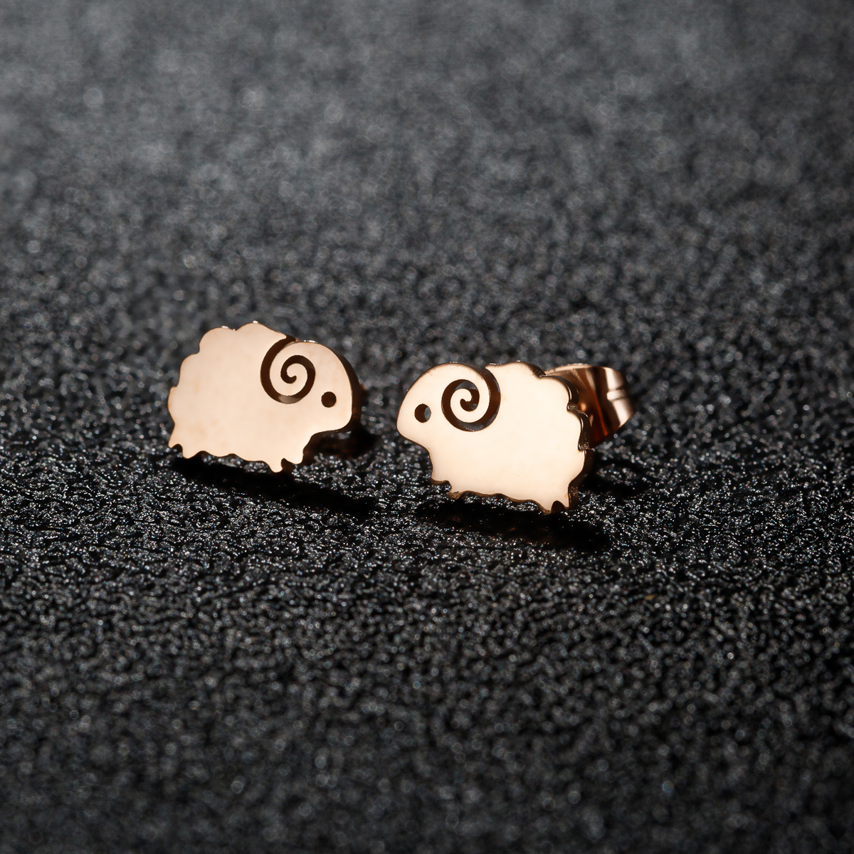 1 Pair Sweet Artistic Animal Irregular Polishing Plating 304 Stainless Steel 18K Gold Plated Ear Studs display picture 9