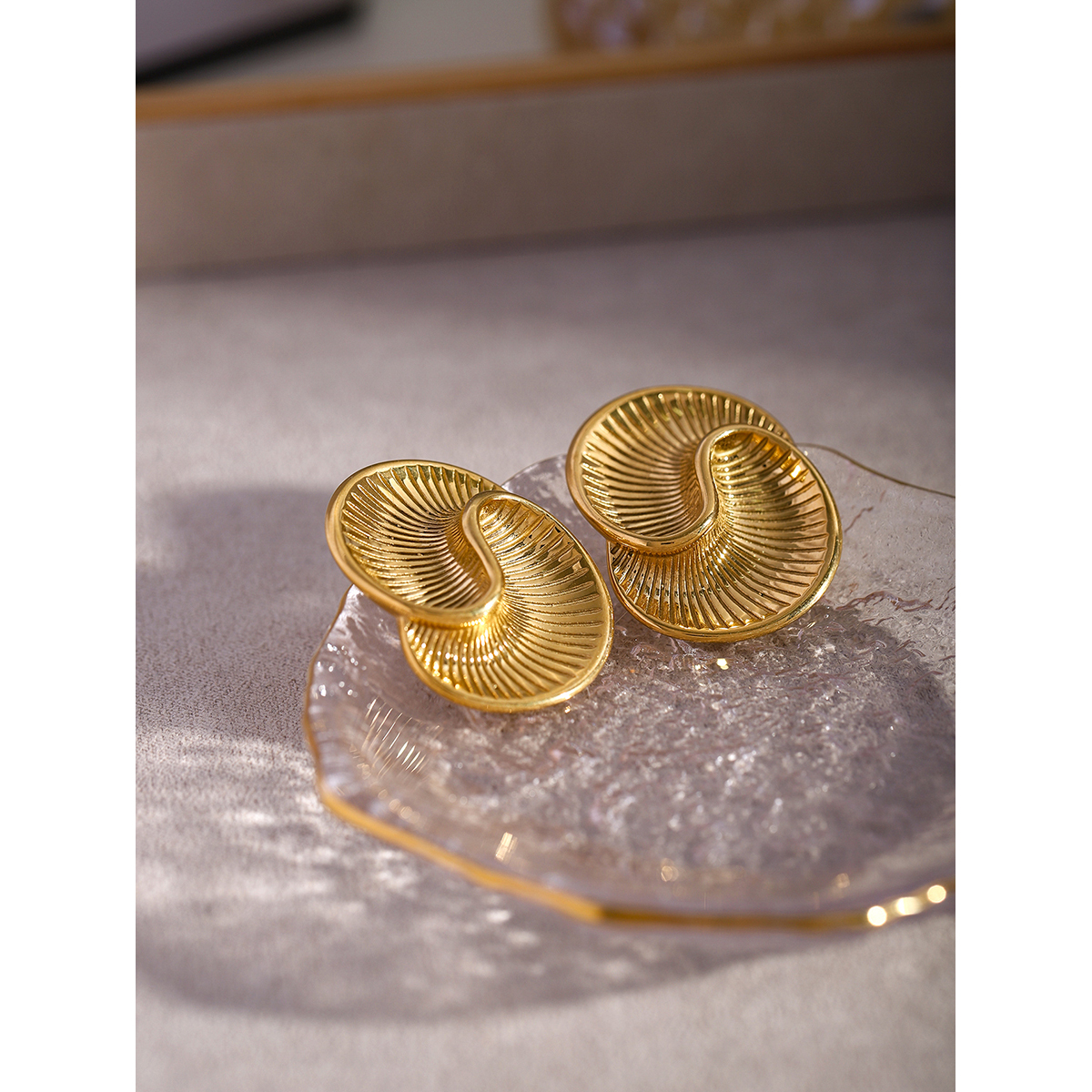 1 Pair Simple Style Classic Style Spiral Plating 316 Stainless Steel  18K Gold Plated Ear Studs display picture 6