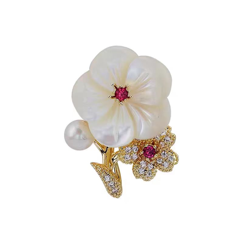 Elegant Flower Copper Plating Inlay Shell Zircon Women's Brooches 1 Piece display picture 4
