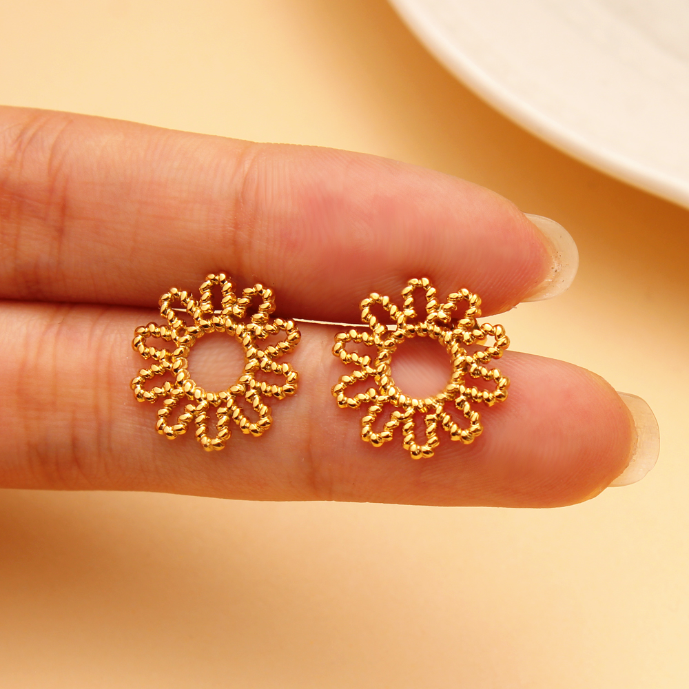 1 Pair Basic Modern Style Classic Style Sun 304 Stainless Steel None 18K Gold Plated Ear Studs display picture 5