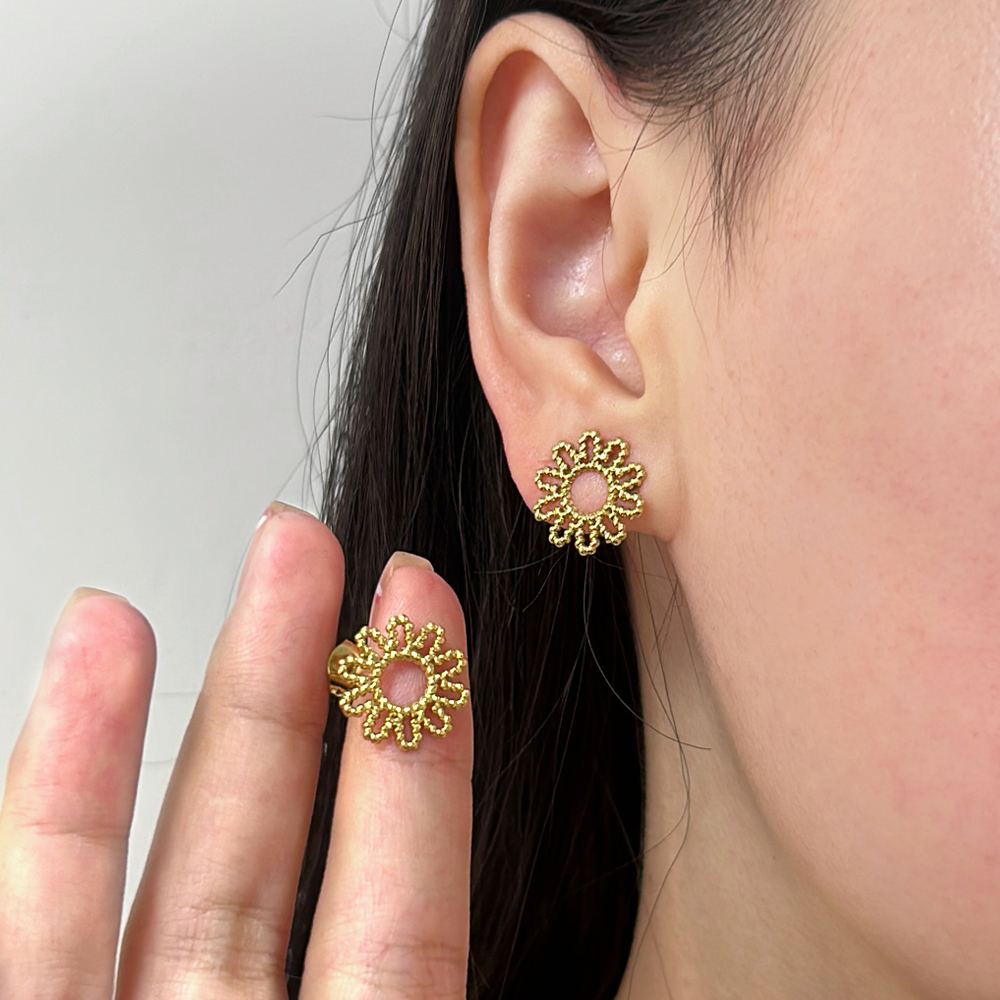 1 Pair Basic Modern Style Classic Style Sun 304 Stainless Steel None 18K Gold Plated Ear Studs display picture 4