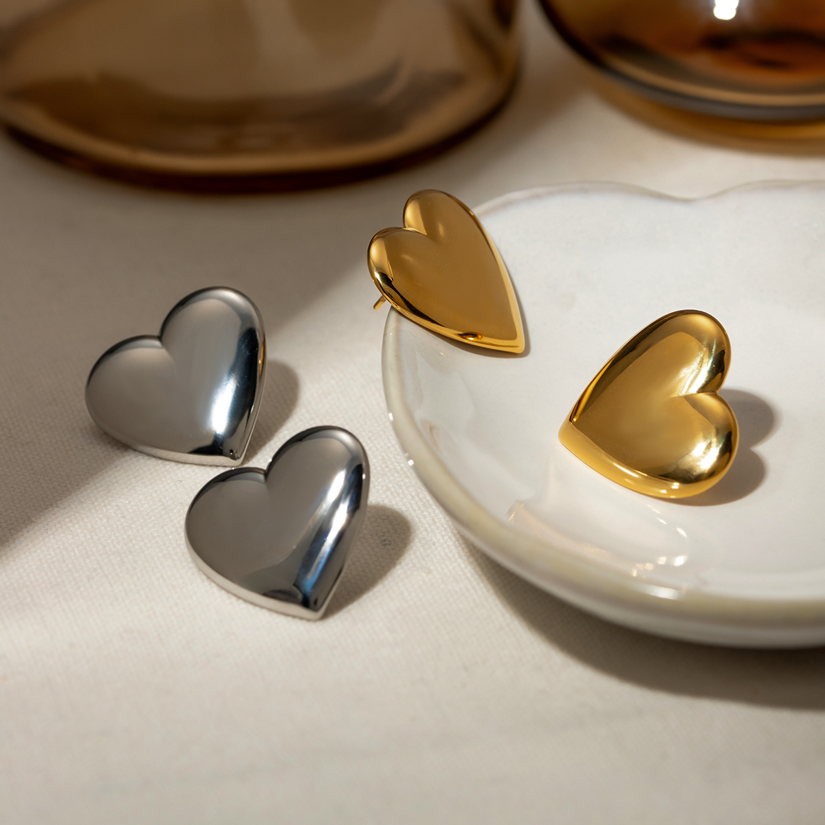1 Pair Modern Style Classic Style Commute Heart Shape Solid Color Plating 304 Stainless Steel 18K Gold Plated Ear Studs display picture 5