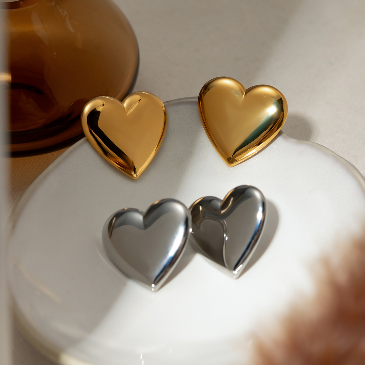 1 Pair Modern Style Classic Style Commute Heart Shape Solid Color Plating 304 Stainless Steel 18K Gold Plated Ear Studs display picture 8