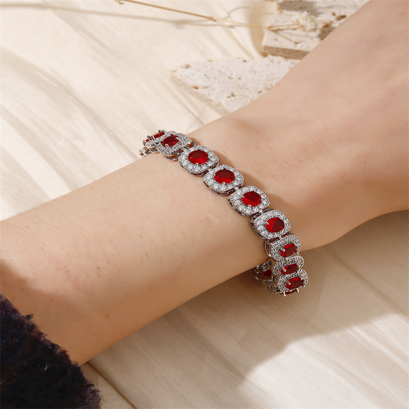 De Gros Style Simple Brillant Rond Le Cuivre Incruster Plaqué Or 18K Zircon Bracelets display picture 4