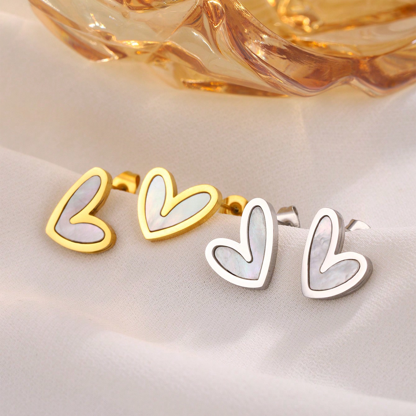 1 Pair Cute Sweet Heart Shape Plating Inlay 304 Stainless Steel Shell 18K Gold Plated Ear Studs display picture 1