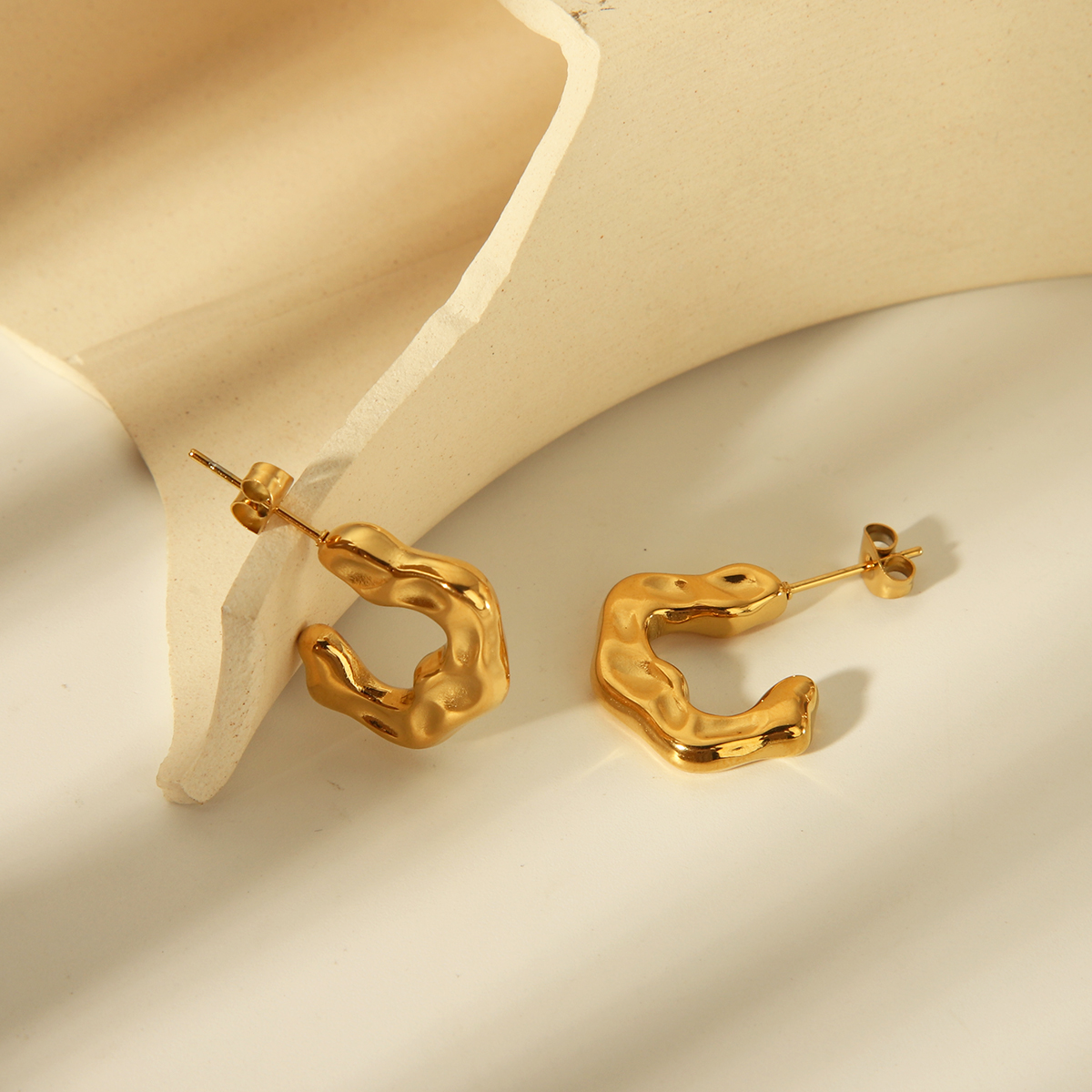 1 Pair Basic Commute Solid Color Plating 304 Stainless Steel 18K Gold Plated Ear Studs display picture 2