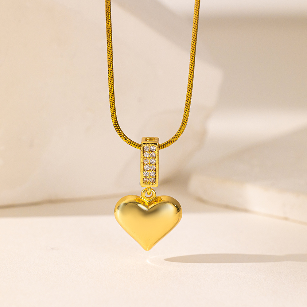 Wholesale Cute Simple Style Commute Heart Shape 304 Stainless Steel Inlay 18K Gold Plated Artificial Rhinestones Pendant Necklace display picture 2