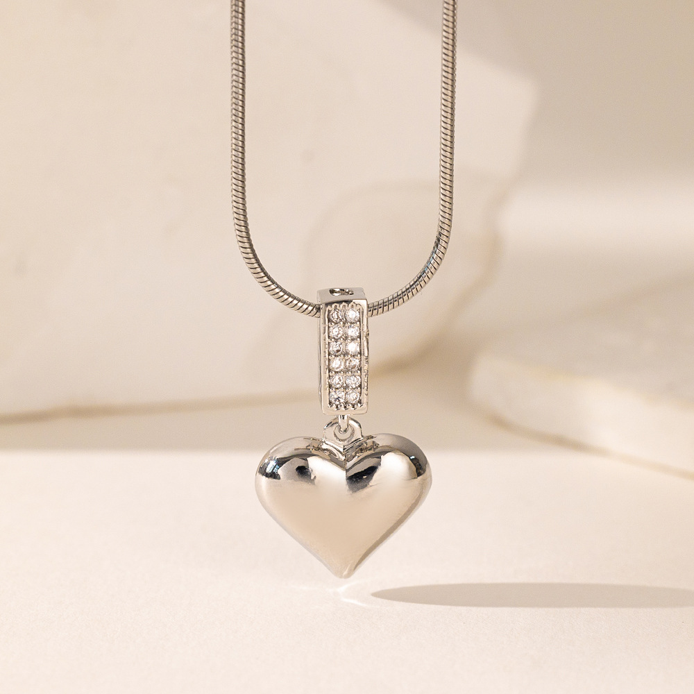 Wholesale Cute Simple Style Commute Heart Shape 304 Stainless Steel Inlay 18K Gold Plated Artificial Rhinestones Pendant Necklace display picture 4