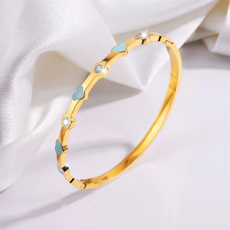 304 Stainless Steel 18K Gold Plated Sweet Simple Style Enamel Inlay Heart Shape Rhinestones Bangle display picture 1