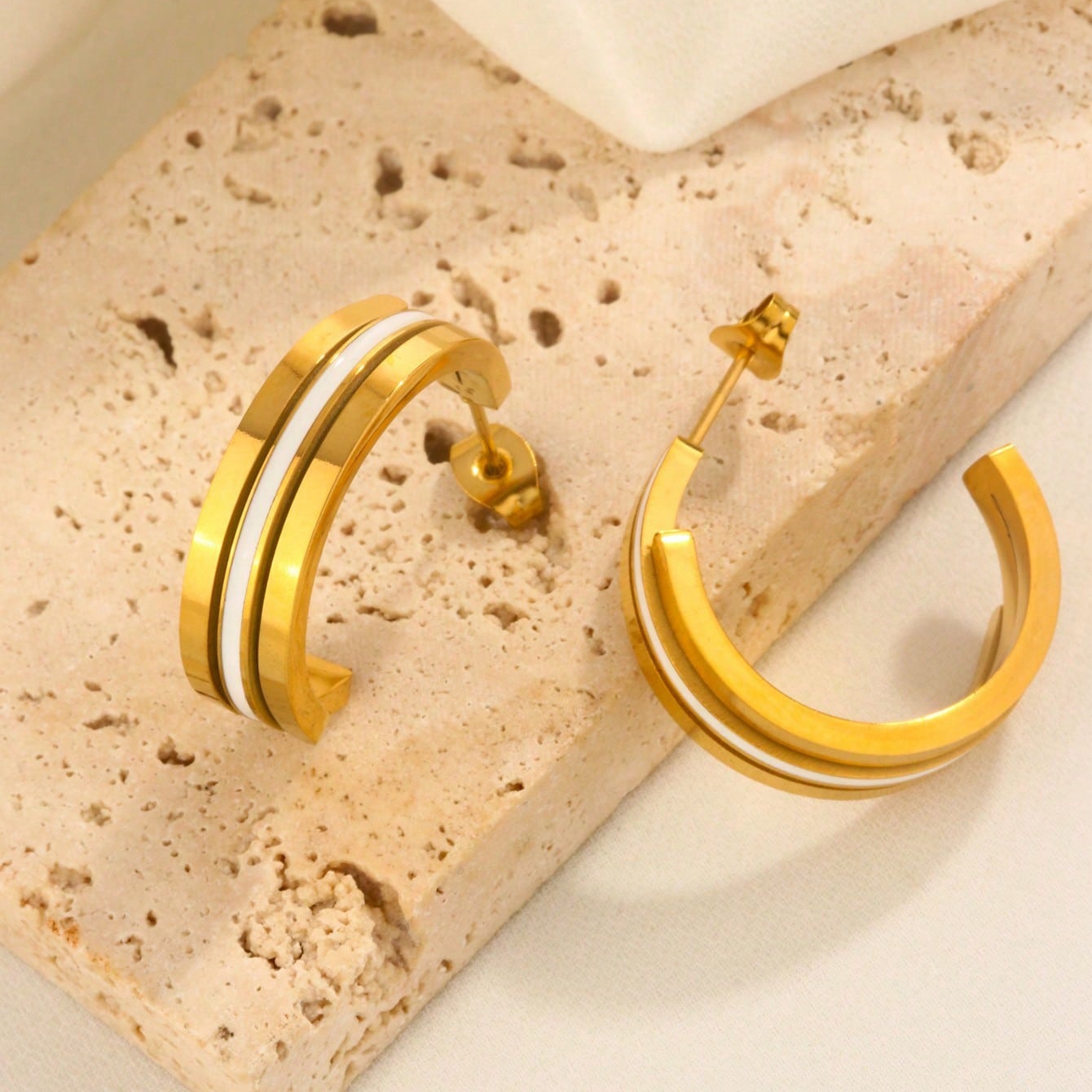 1 Pair Simple Style Classic Style Color Block Plating Inlay 304 Stainless Steel Artificial Rhinestones Resin 18K Gold Plated Ear Studs display picture 6