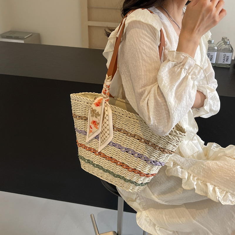 Femmes Moyen Tresser Couleur Unie Vacances Plage Tisser Fermeture Éclair Sac De Paille display picture 5